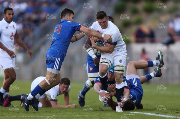 170618 - France U20 v England U20, World Rugby U20 Championship Final - Ben Curry of England charges at the French defence