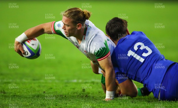 040723 - France v Wales - World Rugby U20 Championship - Harri Williams of Wales is tackled in possession 