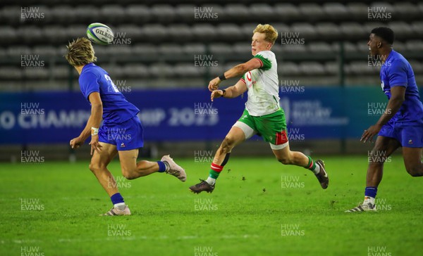 040723 - France v Wales - World Rugby U20 Championship - Harrie Houston of Wales on the charge
