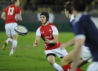 18.03.11 - France U20 v Wales U20 - Under 20 Six Nations - Matthew Morgan of Wales gets the ball away. 