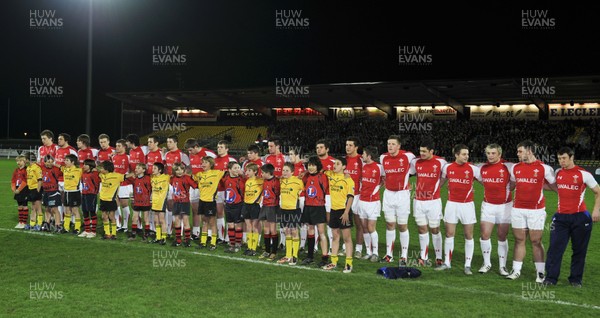 18.03.11 - France U20 v Wales U20 - Under 20 Six Nations - Wales players line up for the national anthems. 