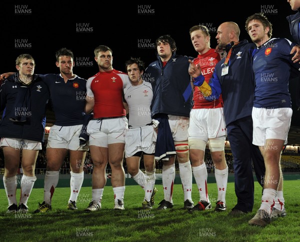 19.03.11 - France U20 v Wales U20 - Under 20 Six Nations - Wales assistant coach Rob Appleyard talks to his players at the end of the game. 