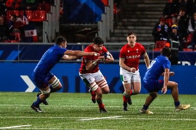 190323 - France U20 v Wales U20, U20 6 Nations Championship - Ryan Woodman of Wales charges forward