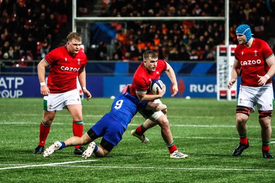 190323 - France U20 v Wales U20, U20 6 Nations Championship - Morgan Morse of Wales is tackled by Baptiste Jauneau