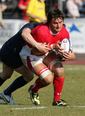 28.02.09 - France U20 v Wales U20 - Under 20 Six Nations 2009 - Wales Rory Pitman is held. 