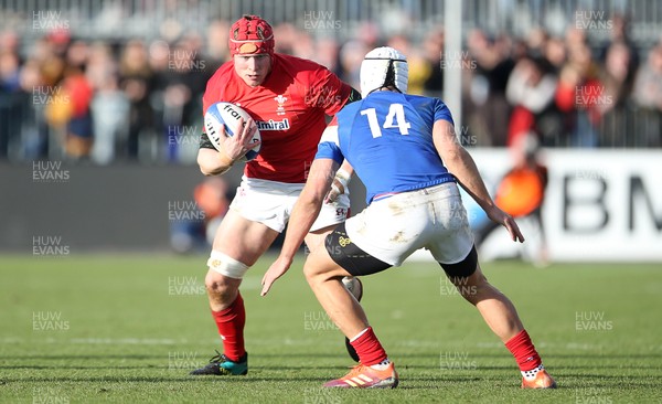 030219 - France U20s v Wales U20s - U20s 6 Nations Championship - Ellis Thomas of Wales is tackled by Vincent Pinto of France