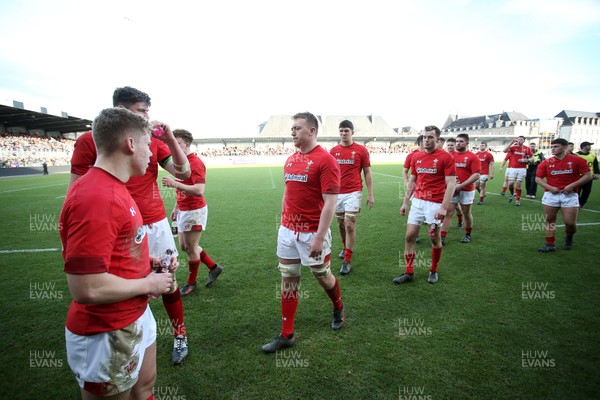 030219 - France U20s v Wales U20s - U20s 6 Nations Championship - Dejected Tommy Reffell of Wales and team mates