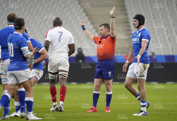 281120 - France v Italy - Autumn Nations Cup - Referee Nigel Owens during his 100th test match 