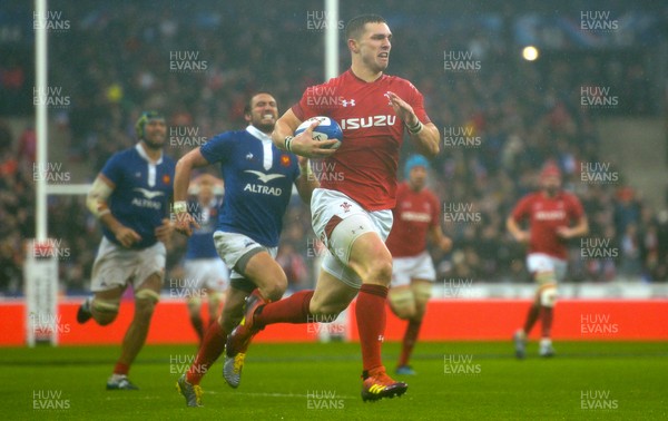010219 - France v Wales - Guinness 6 Nations 2019 - George North of Wales scores his second try