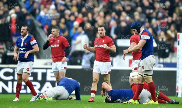 010219 - France v Wales - Guinness 6 Nations 2019 - Gareth Davies of Wales celebrates win