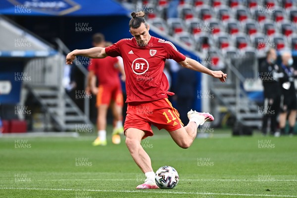 020621 - France v Wales - International Friendly - Gareth Bale of Wales warms up
