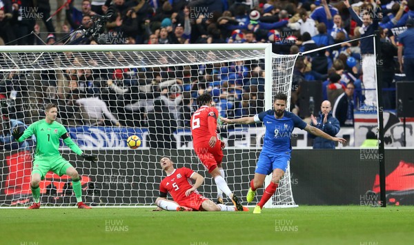 101117 - France v Wales - International Friendly - Olivier Giroud of France celebrates scoring a goal