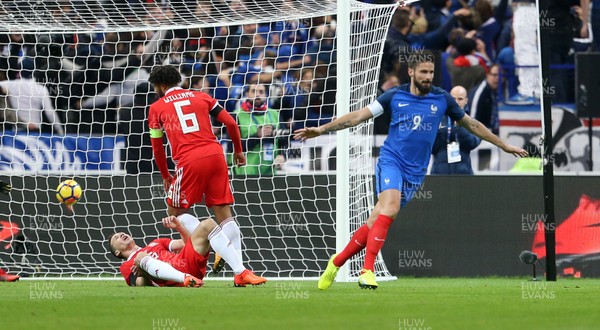 101117 - France v Wales - International Friendly - Olivier Giroud of France celebrates scoring a goal