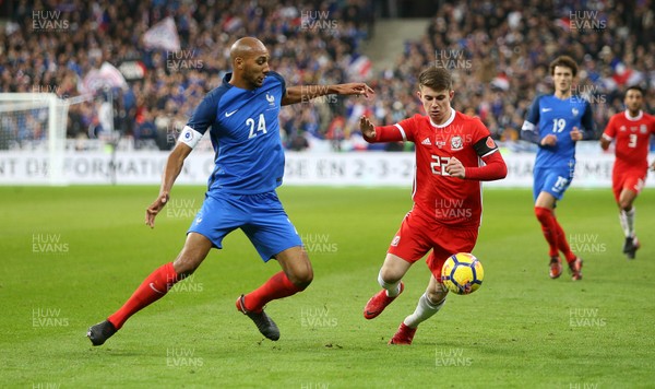 101117 - France v Wales - International Friendly - Ben Woodburn of Wales is challenged by Steven Nzonzi of France