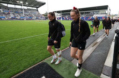 120425 - France v Wales, Guinness Women’s Six Nations 2025 - Jasmine Joyce of Wales and Hannah Jones of Wales  lead the team as they arrive at the stadium