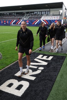 120425 - France v Wales, Guinness Women’s Six Nations 2025 - Carys Cox of Wales arrives at the stadium