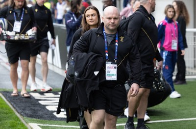 120425 - France v Wales, Guinness Women’s Six Nations 2025 - Wales Women head coach Sean Lynn arrives at the stadium
