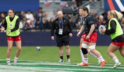 120425 - France v Wales, Guinness Women’s Six Nations 2025 - Wales Women head coach Sean Lynn during warm up