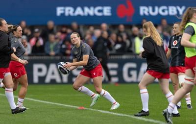 120425 - France v Wales, Guinness Women’s Six Nations 2025 - Carys Cox of Wales during warm up