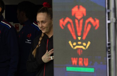 120425 - France v Wales, Guinness Women’s Six Nations 2025 - Hannah Jones of Wales at the start of the match