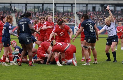 120425 - France v Wales, Guinness Women’s Six Nations 2025 - Gwen Crabb of Wales powers over to score then second try