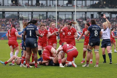 120425 - France v Wales, Guinness Women’s Six Nations 2025 - Gwen Crabb of Wales powers over to score then second try