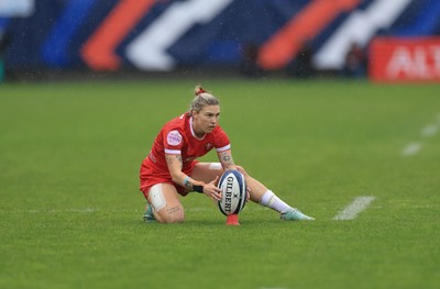 120425 - France v Wales, Guinness Women’s Six Nations 2025 - Keira Bevan of Wales kicks conversion