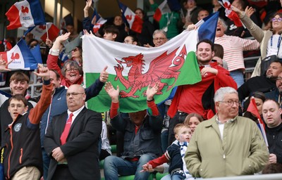 120425 - France v Wales, Guinness Women’s Six Nations 2025 - Wales fans at half time