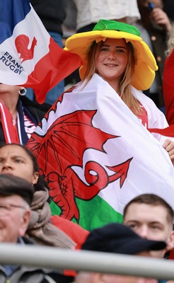 120425 - France v Wales, Guinness Women’s Six Nations 2025 - Wales fans at half time