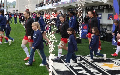 120425 - France v Wales, Guinness Women’s Six Nations 2025 - Wales Captain Hannah Jones leads the team out at the start of the match