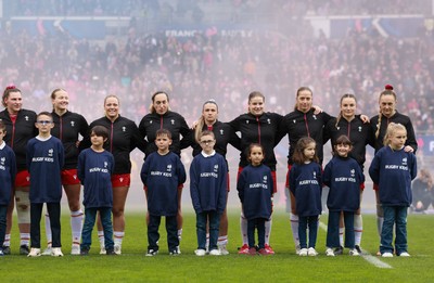 120425 - France v Wales, Guinness Women’s Six Nations 2025 -The Wales team line up for the anthem