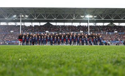 120425 - France v Wales, Guinness Women’s Six Nations 2025 - The Wales team line up during the anthem 