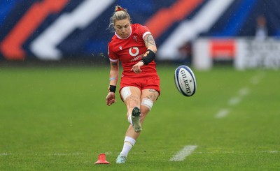 120425 - France v Wales, Guinness Women’s Six Nations 2025 - Keira Bevan of Wales lines up a conversion attempt