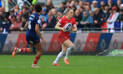 120425 - France v Wales, Guinness Women’s Six Nations 2025 - Hannah Jones of Wales
