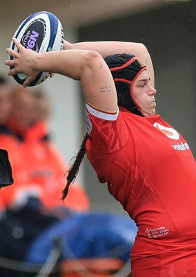 120425 - France v Wales, Guinness Women’s Six Nations 2025 - Carys Phillips of Wales