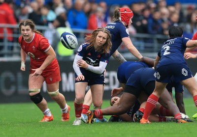 120425 - France v Wales, Guinness Women’s Six Nations 2025 - Pauline Bourdon-Sansus of France