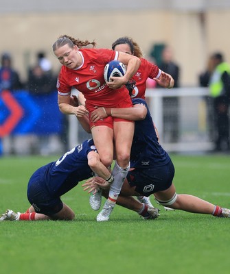 120425 - France v Wales, Guinness Women’s Six Nations 2025 - Carys Cox of Wales