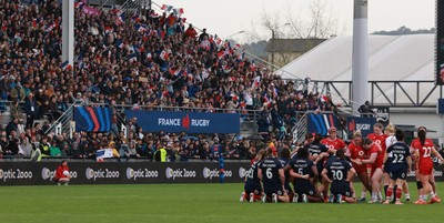 120425 - France v Wales, Guinness Women’s Six Nations 2025 - Wales take on France in front of a hostile French crowd 