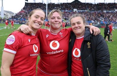 120425 - France v Wales, Guinness Women’s Six Nations 2025 - Lisa Neumann of Wales, Donna Rose of Wales and Carys Phillips of Wales at the end of the match