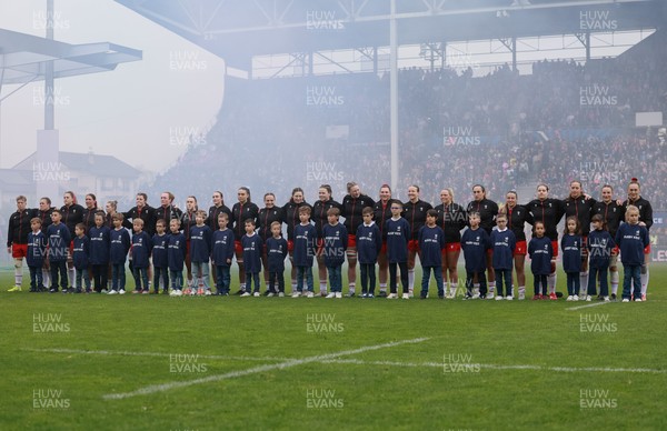 120425 - France v Wales, Guinness Women’s Six Nations 2025 - The Wales team lineup for the anthems