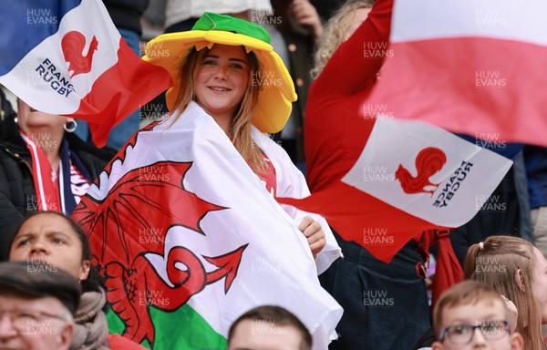 120425 - France v Wales, Guinness Women’s Six Nations 2025 - Wales fans at half time