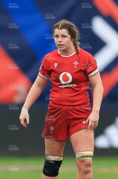 120425 - France v Wales, Guinness Women’s Six Nations 2025 - Kate Williams of Wales