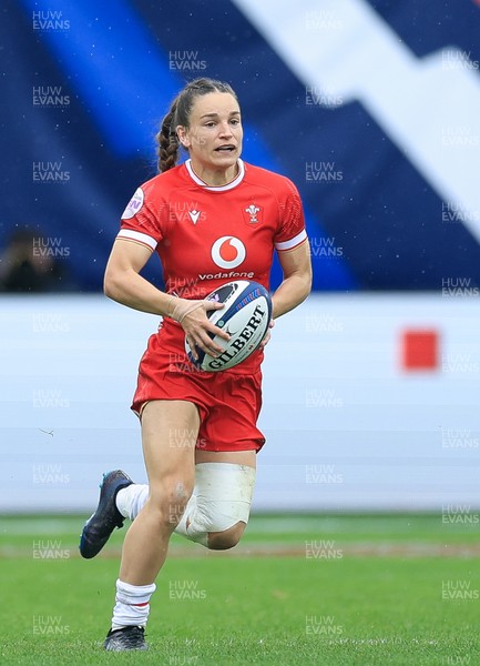 120425 - France v Wales, Guinness Women’s Six Nations 2025 - Jasmine Joyce of Wales
