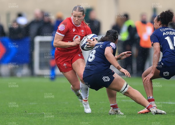 120425 - France v Wales, Guinness Women’s Six Nations 2025 - Carys Cox of Wales