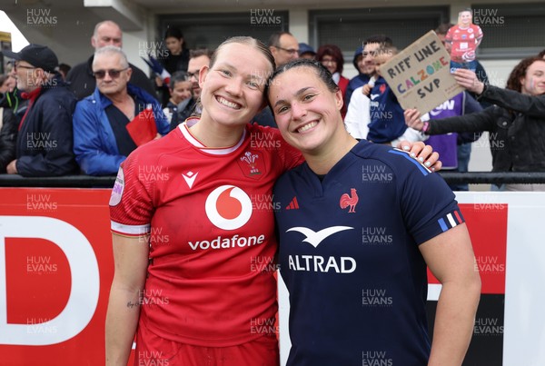 120425 - France v Wales, Guinness Women’s Six Nations 2025 - Carys Cox of Wales and Elisa Riffonneau of France at the end of the match