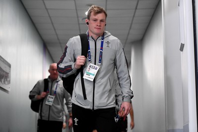 180323 - France v Wales - Guinness Six Nations - Nick Tompkins of Wales arrives