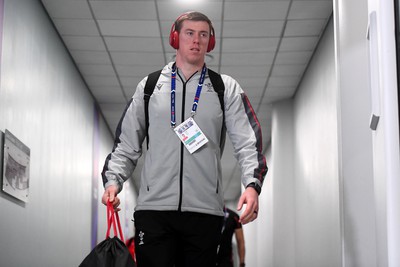 180323 - France v Wales - Guinness Six Nations - Adam Beard of Wales arrives