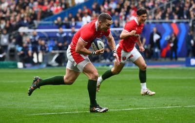 180323 - France v Wales - Guinness Six Nations - George North of Wales runs in the score a try