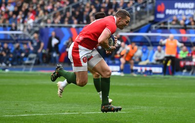 180323 - France v Wales - Guinness Six Nations - George North of Wales runs in the score a try