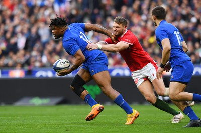 180323 - France v Wales - Guinness Six Nations - Jonathan Danty of France is tackled by Dan Biggar of Wales 